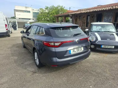Renault Mégane Sport Tourer 2017 - 11530 EUR, 167840 km - AUTO.MOTO.pt - 167840km - foto 30 de 31