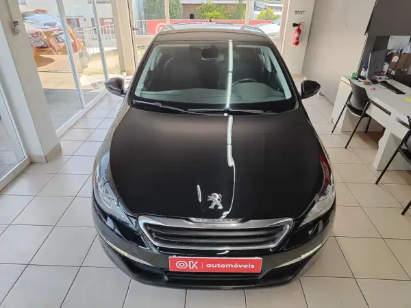 Peugeot 308 2014 - 9450 EUR, 199000 km - AUTO.MOTO.pt - 199000km - foto 4 de 32