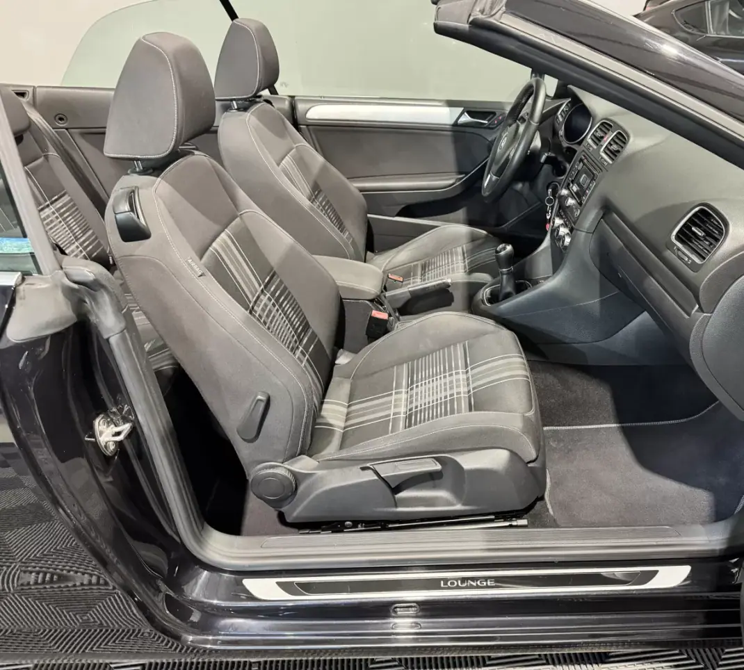 Volkswagen Golf Cabriolet 2015 - 12900 EUR, 177200 km - 177200km - foto 35 de 49