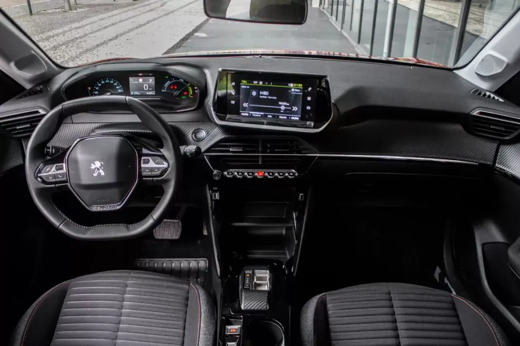 Peugeot e-208 2023 - 17800 EUR, 18457 km - AUTO.MOTO.pt - 18457km - foto 36 de 41