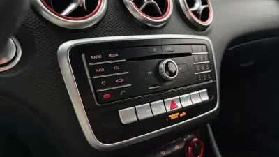 Mercedes-Benz A 180 2016 - 14990 EUR, 214388 km - AUTO.MOTO.pt - 214388km - foto 21 de 29