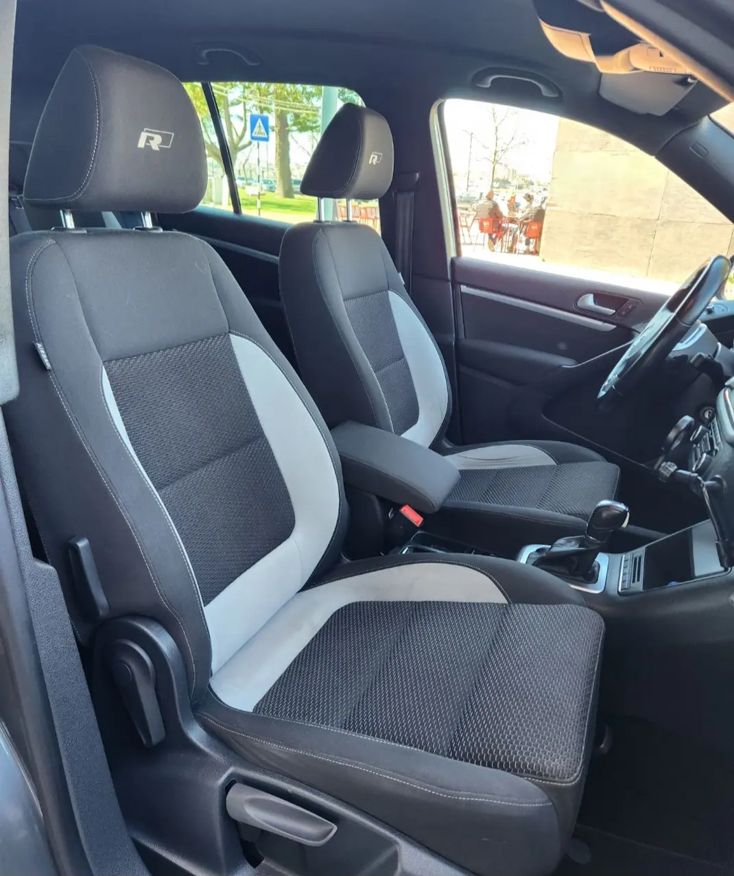 Volkswagen Tiguan 2014 - 15699 EUR, 119000 km - AUTO.MOTO.pt - 119000km - foto 6 de 9