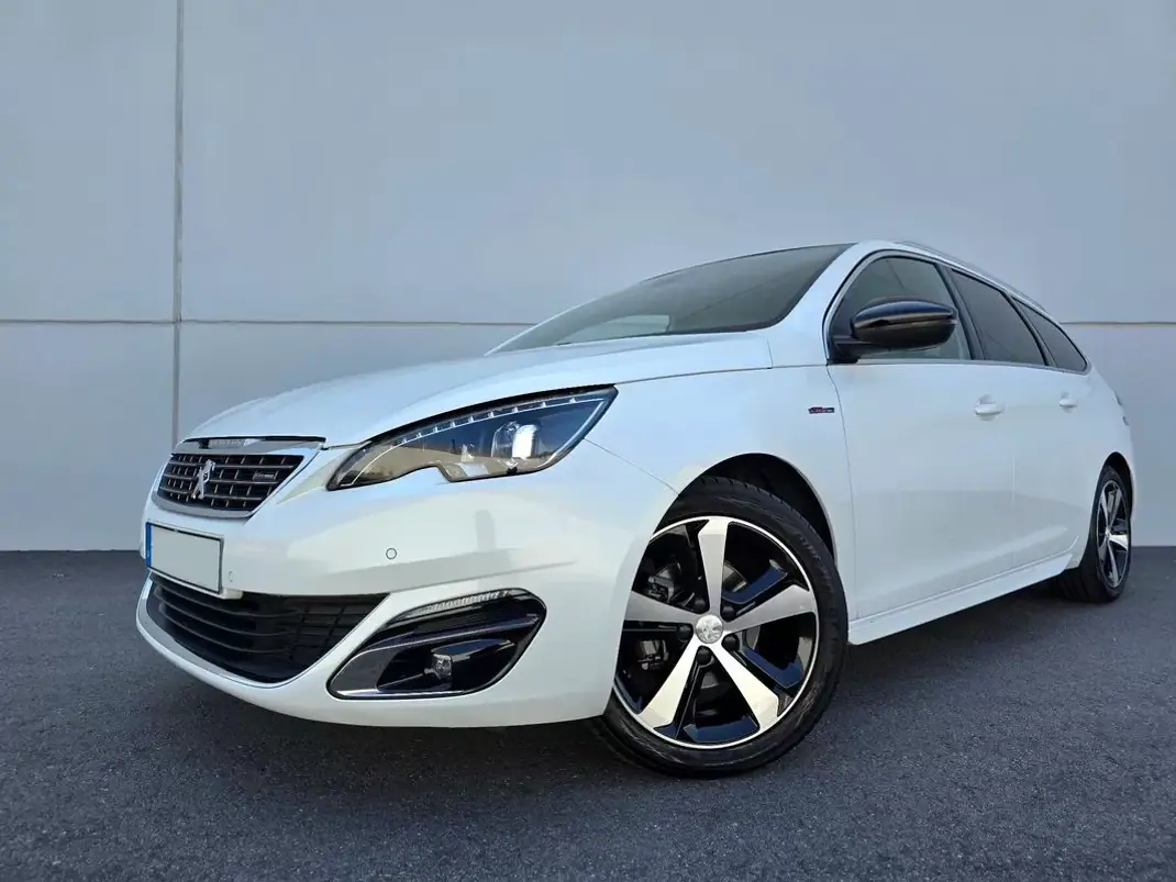 Peugeot 308 SW 2017 - 13750 EUR, 136500 km - 136500km - foto 12 de 36