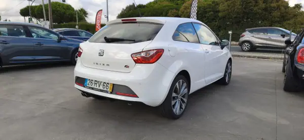 SEAT Ibiza 2017 - 13500 EUR, 90316 km - AUTO.MOTO.pt - 90316km - foto 6 de 9