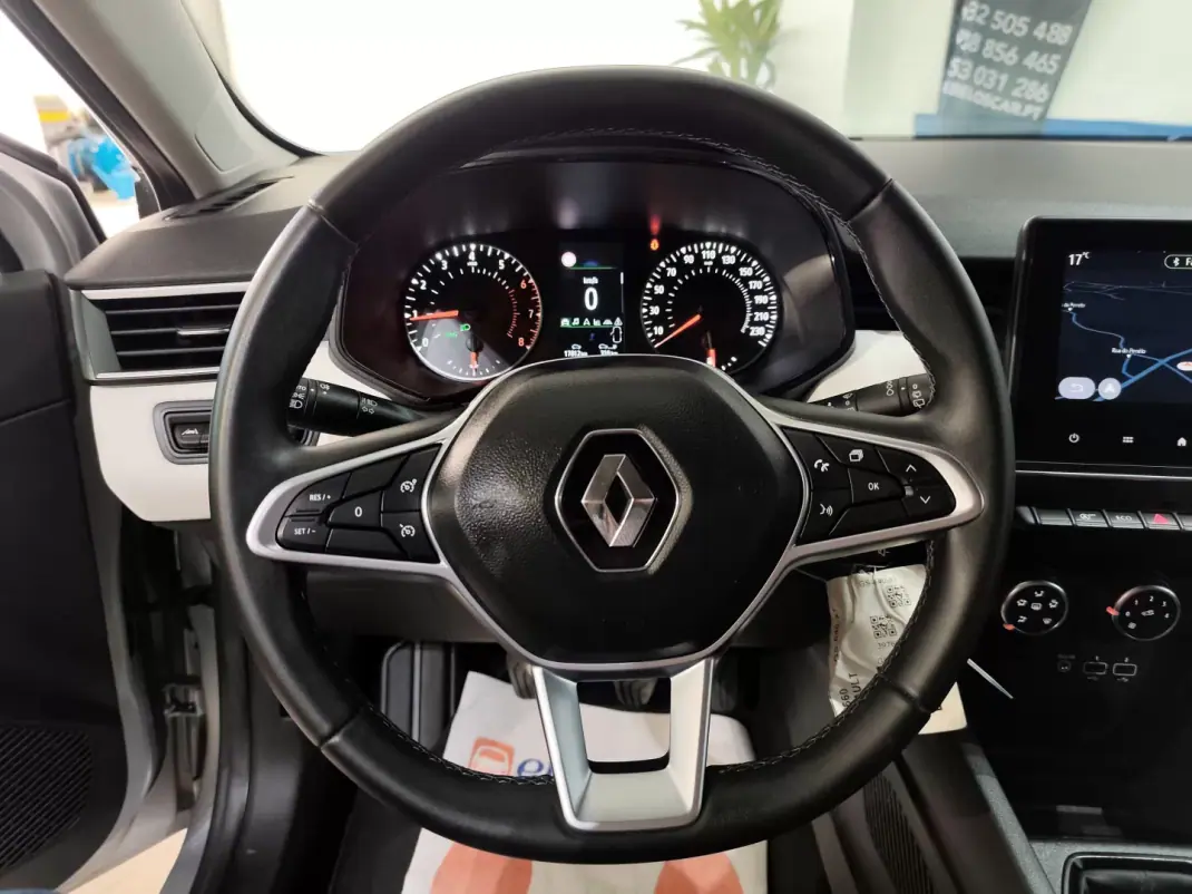 Renault Clio 2023 - 15450 EUR, 17000 km - AUTO.MOTO.pt - 17000km - foto 16 de 26