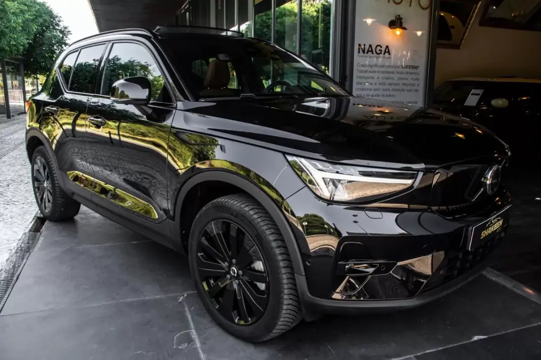 Volvo XC 40 2023 - 31850 EUR, 84500 km - AUTO.MOTO.pt - 84500km - foto 6 de 43