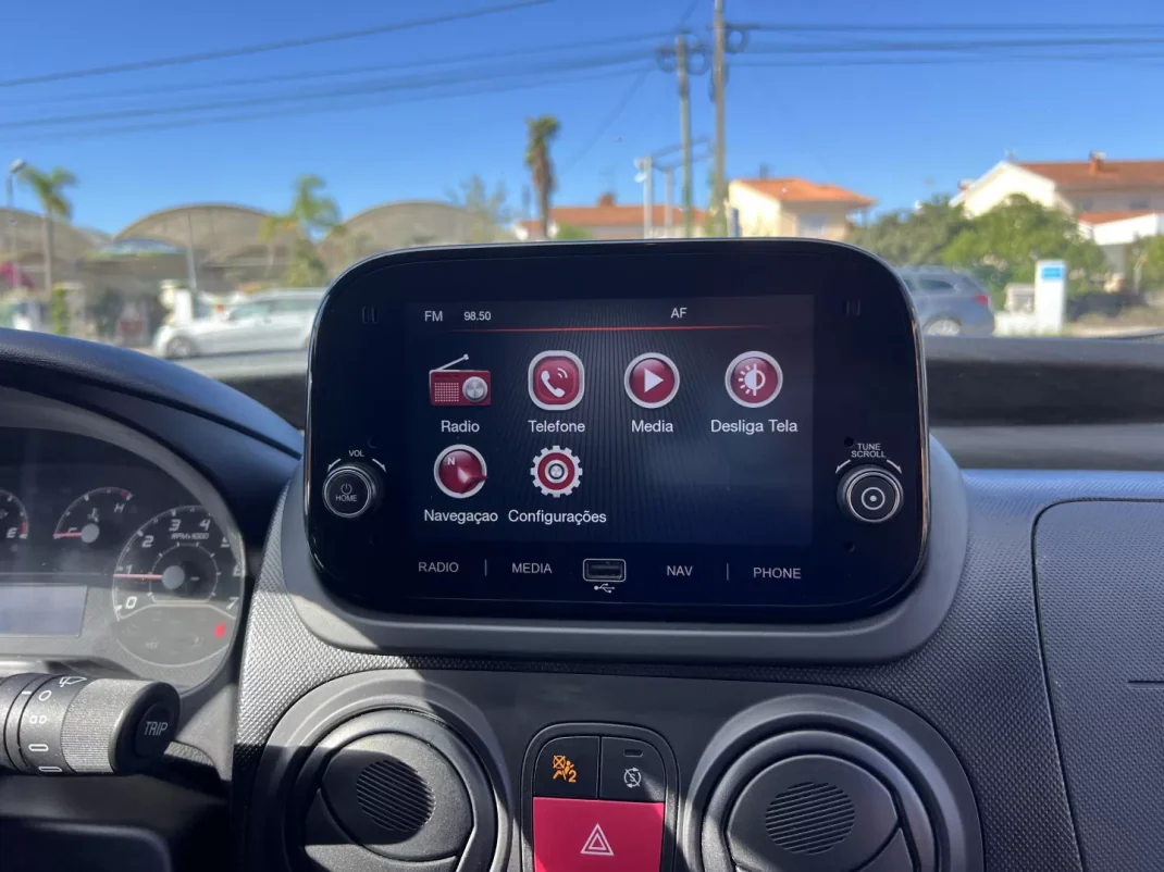 Fiat Fiorino 1.3 M-Jet Adventure 2020 - 9990 EUR, 159960 km - AUTO.MOTO.pt - 159960km - foto 16 de 20