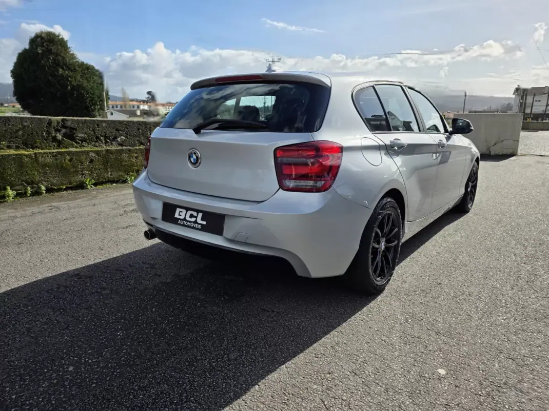 BMW 116 2014 - 11990 EUR, 180000 km - AUTO.MOTO.pt - 180000km - foto 10 de 32