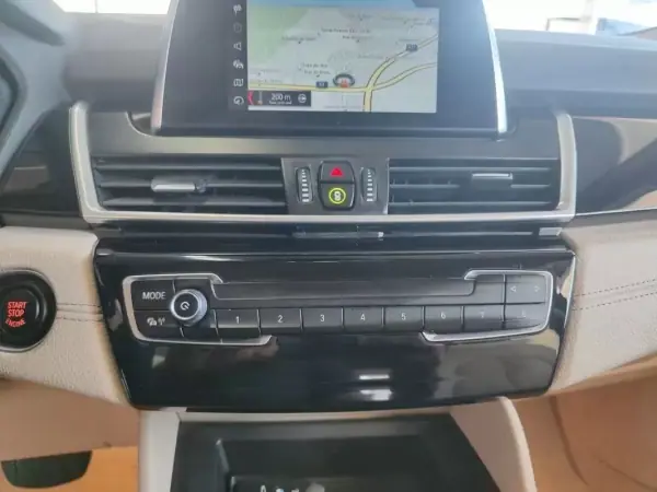 BMW 216 Active Tourer 2018 - 19990 EUR, 43600 km - AUTO.MOTO.pt - 43600km - foto 35 de 41