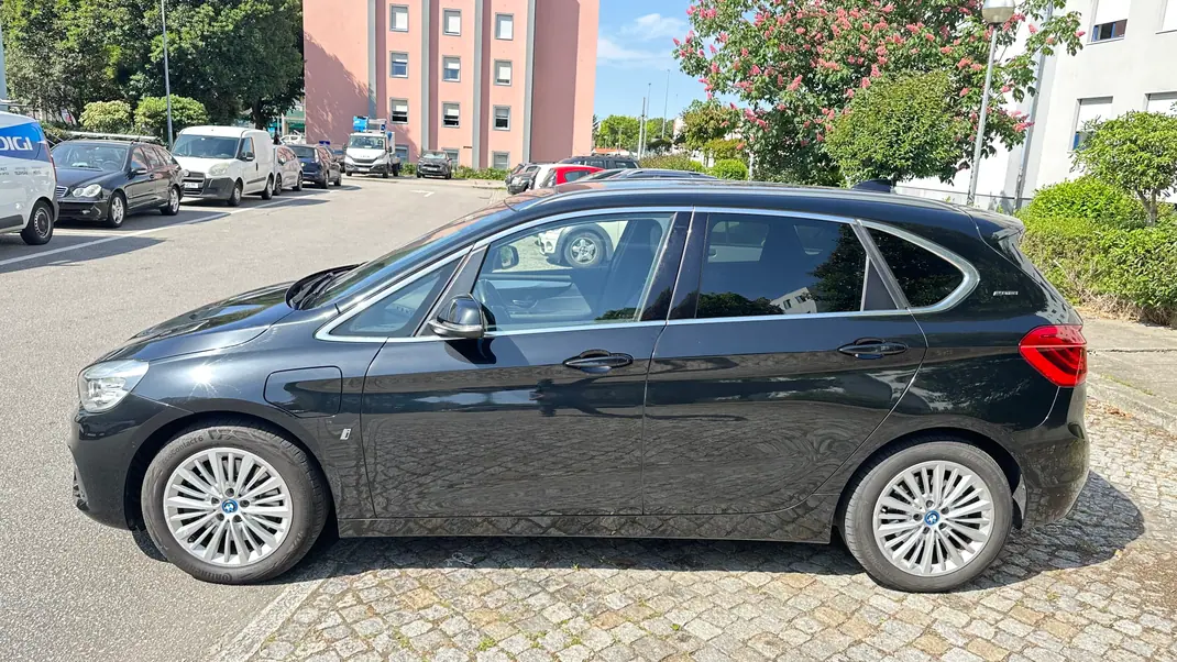 BMW 225xe Active Tourer 2016 - 17000 EUR, 116000 km - AUTO.MOTO.pt - 116000km - foto 4 de 14