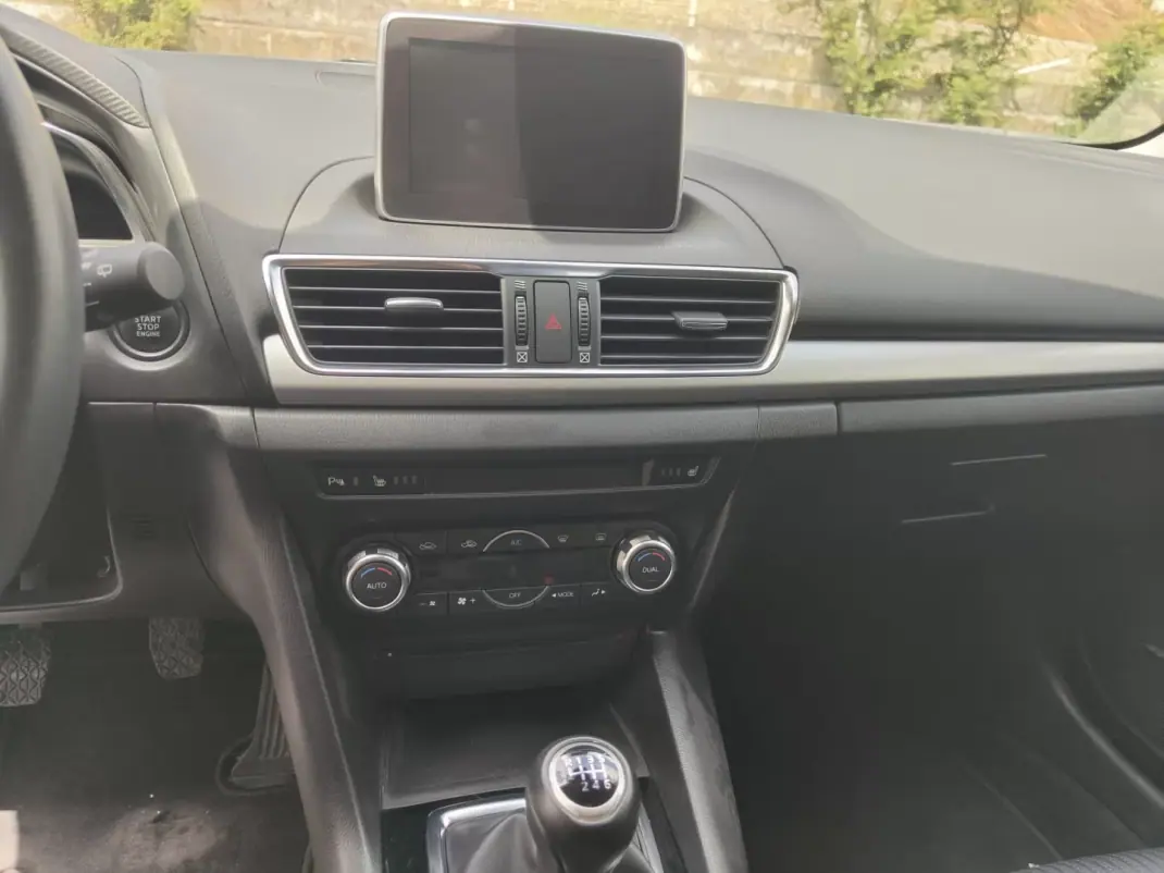 Mazda 3 2016 - 12490 EUR, 87000 km - 87000km - foto 21 de 22