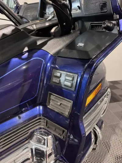 Honda Gold Wing 2000 - 8750 EUR, 84000 km - AUTO.MOTO.pt - 84000km - foto 10 de 28