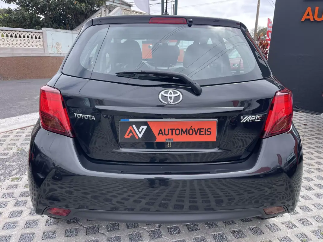 Toyota Yaris 2014 - 13950 EUR, 120568 km - AUTO.MOTO.pt - 120568km - foto 6 de 13