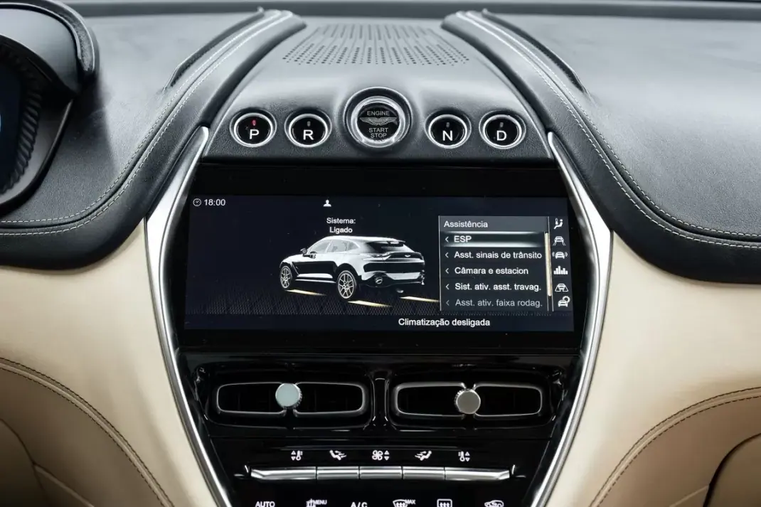 Aston Martin DBX 2020 - 149950 EUR, 55000 km - AUTO.MOTO.pt - 55000km - foto 44 de 53