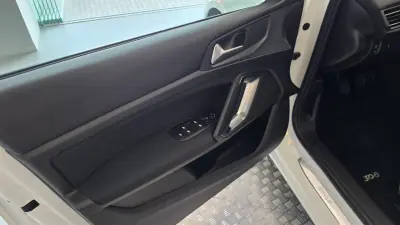 Peugeot 308 2021 - 9500 EUR, 224621 km - 224621km - foto 32 de 59