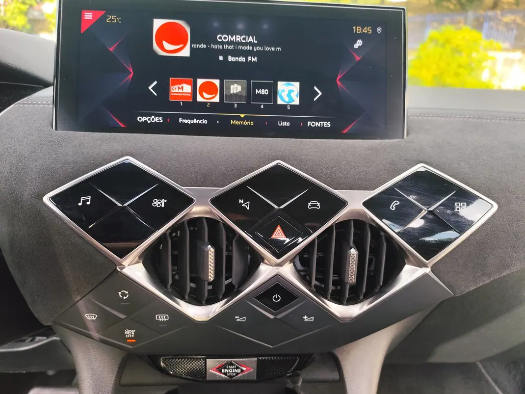 DS DS3 Crossback 2019 - 13000 EUR, 110000 km - 110000km - foto 12 de 13