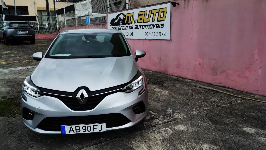 Renault Clio 2020 - 13500 EUR, 149999 km - AUTO.MOTO.pt - 149999km - foto 2 de 37