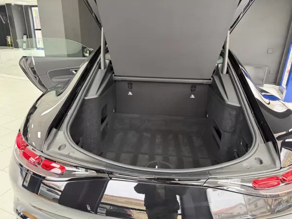 Mercedes-Benz AMG GT 2025 - 140000 EUR, 8886 km - AUTO.MOTO.pt - 8886km - foto 60 de 74