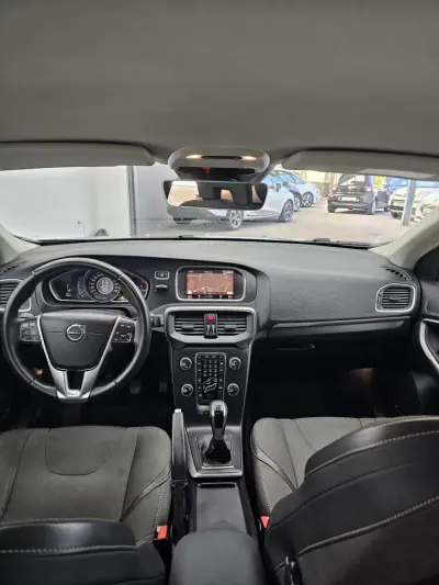 Volvo V40 Cross Country 2018 - 15000 EUR, 106816 km - 106816km - foto 37 de 40