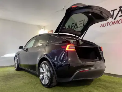 Tesla Model Y 2024 - 38500 EUR, 68000 km - AUTO.MOTO.pt - 68000km - foto 42 de 43