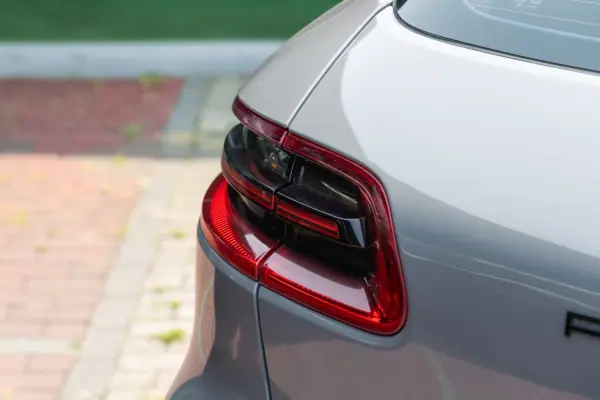 Porsche Macan 2015 - 43900 EUR, 152799 km - AUTO.MOTO.pt - 152799km - foto 26 de 27