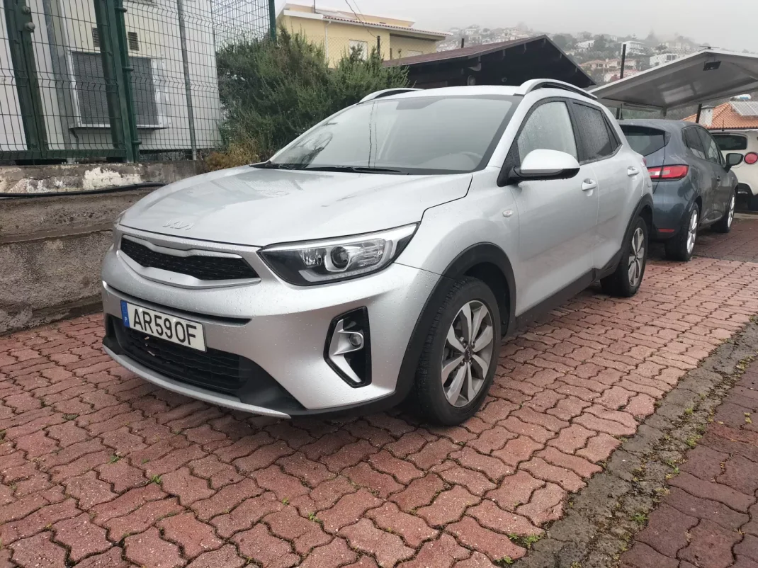 Kia Stonic 2022 - 17450 EUR, 62000 km - AUTO.MOTO.pt - 62000km - foto 1 de 11