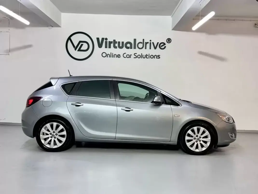 Opel Astra 2012 - 6250 EUR, 154000 km - AUTO.MOTO.pt - 154000km - foto 5 de 52