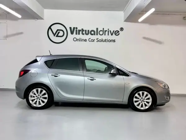 Opel Astra 2012 - 6250 EUR, 154000 km - AUTO.MOTO.pt - 154000km - foto 5 de 52