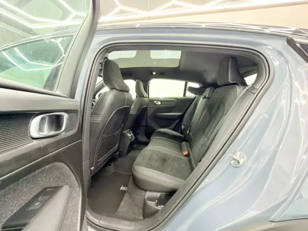 Volvo C40 2021 - 29500 EUR, 84000 km - AUTO.MOTO.pt - 84000km - foto 9 de 23