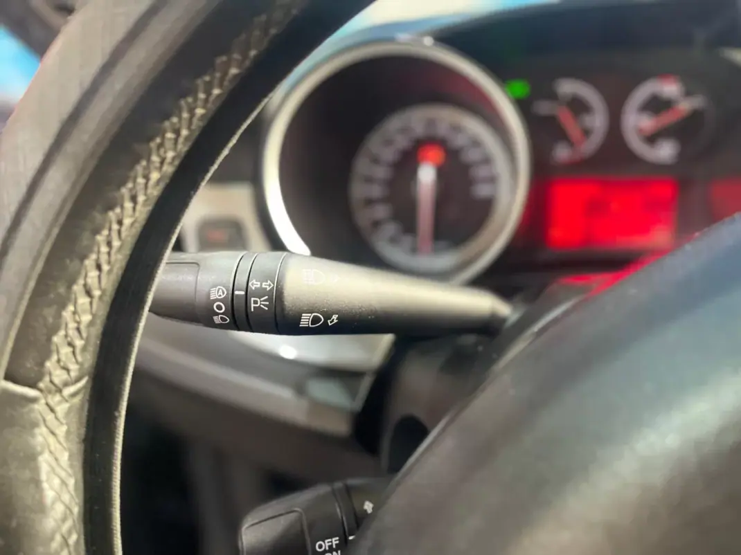 Alfa Romeo Giulietta 2011 - 8750 EUR, 197000 km - AUTO.MOTO.pt - 197000km - foto 34 de 35