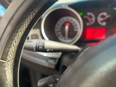 Alfa Romeo Giulietta 2011 - 8750 EUR, 197000 km - AUTO.MOTO.pt - 197000km - foto 34 de 35