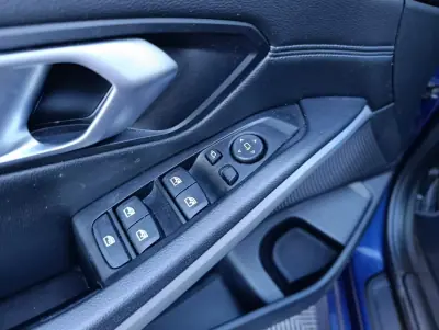 BMW 318 2019 — foto 4 de 10