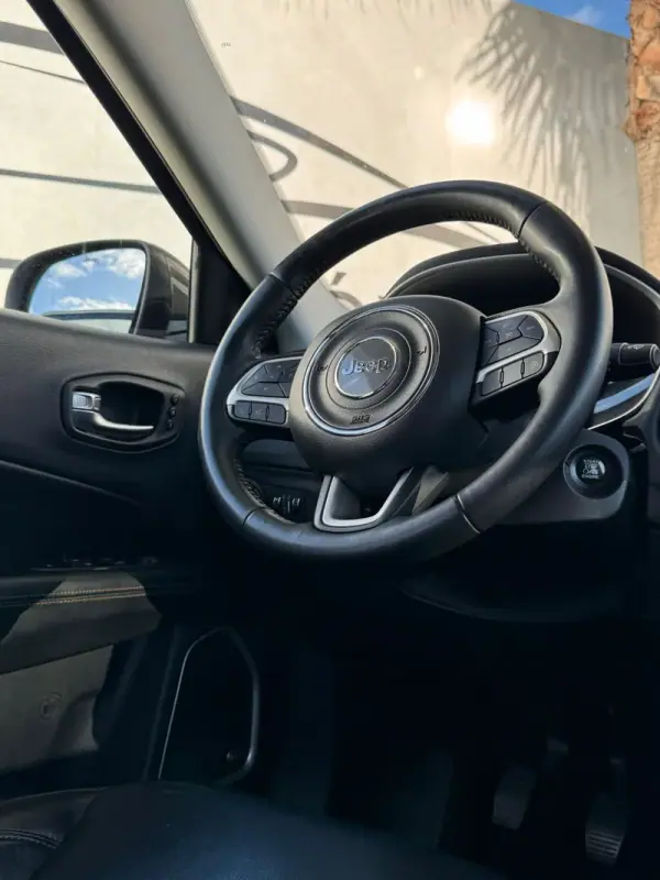 Jeep Compass 2018 - 17900 EUR, 52967 km - AUTO.MOTO.pt - 52967km - foto 13 de 32