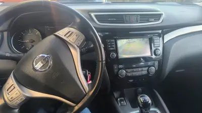 Nissan Qashqai 2015 - 11900 EUR, 165000 km - AUTO.MOTO.pt - 165000km - foto 14 de 16