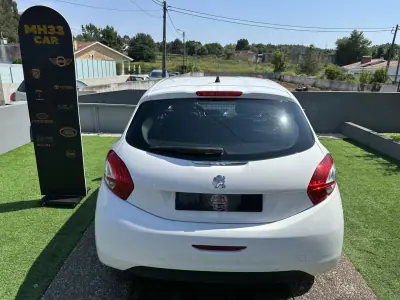 Peugeot 2015 - 6900 EUR, 230000 km - AUTO.MOTO.pt - 230000km - foto 13 de 40