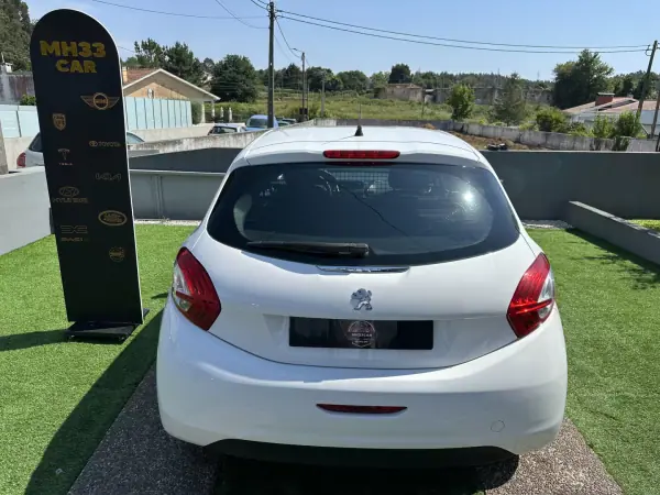 Peugeot 2015 - 6900 EUR, 230000 km - AUTO.MOTO.pt - 230000km - foto 13 de 40