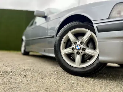BMW 318 1991 - 5500 EUR, 164000 km - AUTO.MOTO.pt - 164000km - foto 5 de 16