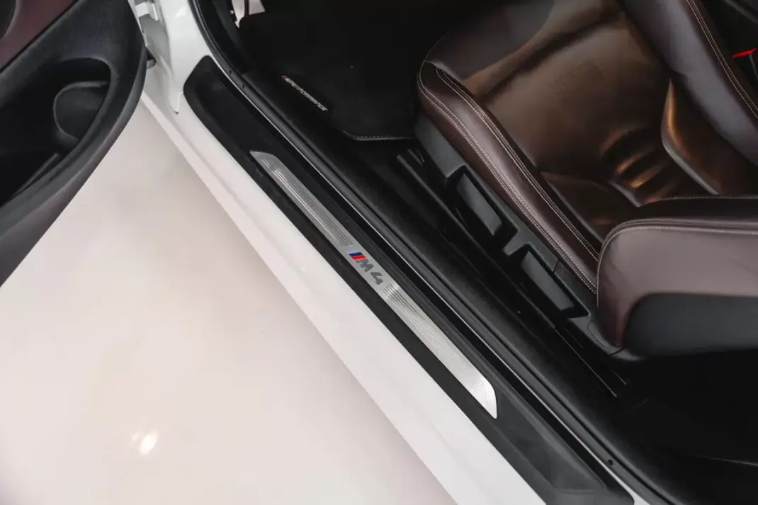 BMW M4 2016 - 59950 EUR, 90914 km - 90914km - foto 27 de 53