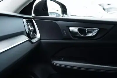 Volvo V60 2019 - 18400 EUR, 258859 km - AUTO.MOTO.pt - 258859km - foto 15 de 25