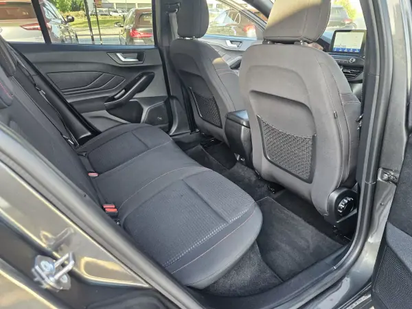 Ford Focus SW 2019 - 13800 EUR, 115000 km - AUTO.MOTO.pt - 115000km - foto 18 de 54