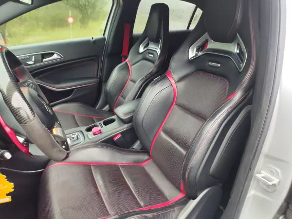 Mercedes-Benz A 45 AMG 2016 - 33500 EUR, 179200 km - AUTO.MOTO.pt - 179200km - foto 16 de 22