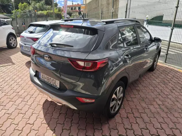 Kia Stonic 2021 - 12950 EUR, 73000 km - AUTO.MOTO.pt - 73000km - foto 2 de 5