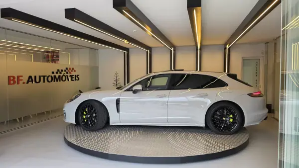 Porsche Panamera Sport Turismo 2024 - 119900 EUR, 45564 km - AUTO.MOTO.pt - 45564km - foto 14 de 63