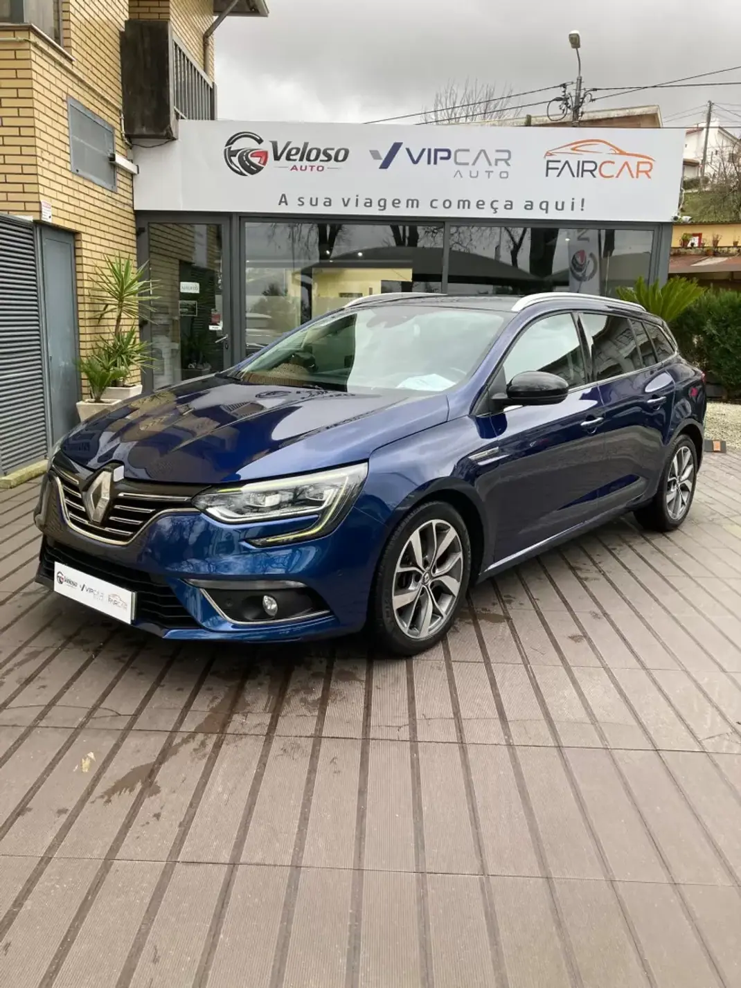 Renault Mégane Sport Tourer 2017 - 13900 EUR, 218321 km - AUTO.MOTO.pt - 218321km - foto 1 de 21