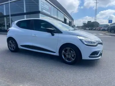 Renault Clio 2018 - 11850 EUR, 60877 km - AUTO.MOTO.pt - 60877km - foto 9 de 25