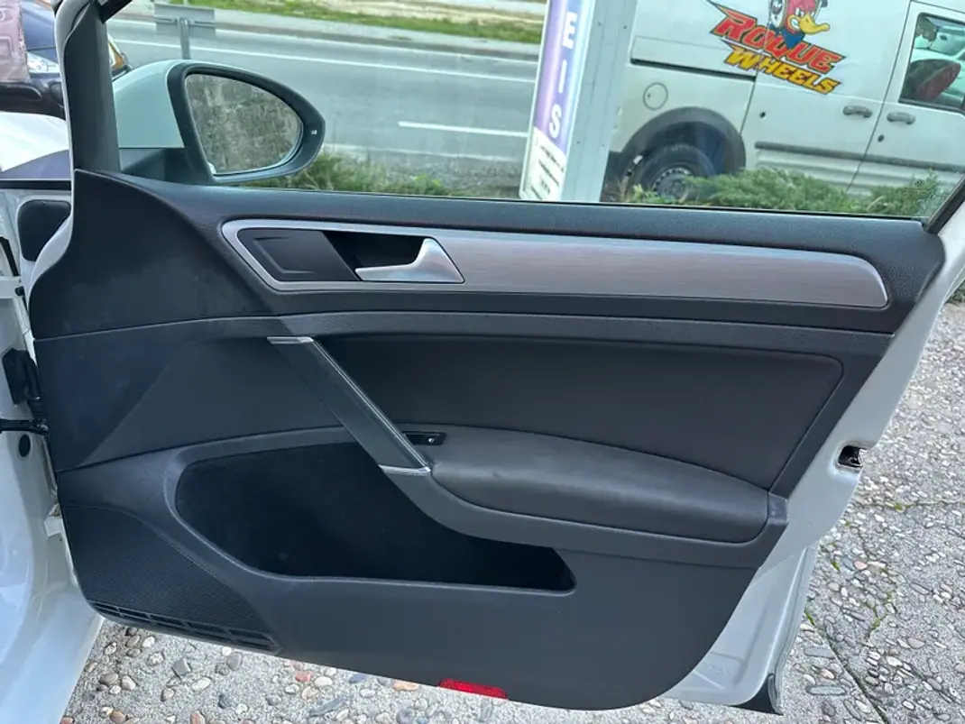 Volkswagen Golf Variant 2015 - 14000 EUR, 161500 km - AUTO.MOTO.pt - 161500km - foto 50 de 55