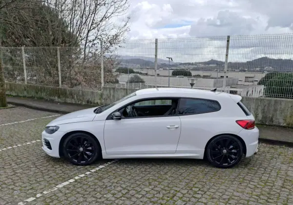 Volkswagen Scirocco 2008 - 13990 EUR, 180000 km - AUTO.MOTO.pt - 180000km - foto 3 de 12