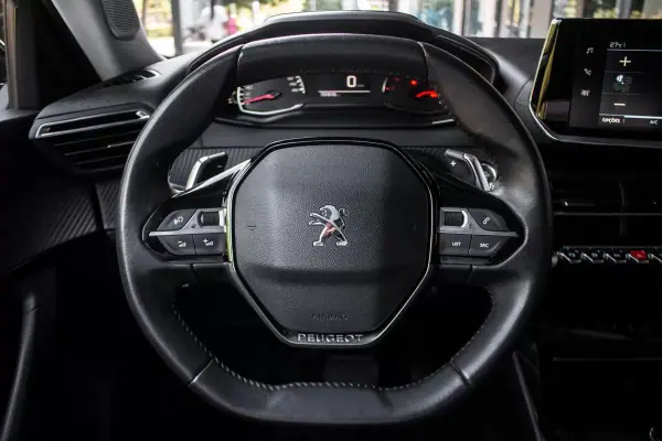 Peugeot 2008 2021 - 17450 EUR, 151610 km - AUTO.MOTO.pt - 151610km - foto 12 de 38