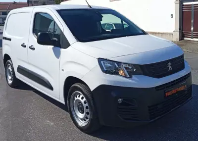 Peugeot Partner 2019 - 12990 EUR, 91000 km - AUTO.MOTO.pt - 91000km - foto 3 de 16