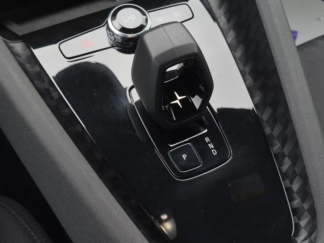 Polestar 2 2023 - 29890 EUR, 83810 km - AUTO.MOTO.pt - 83810km - foto 25 de 32